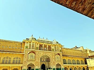 Amer Fort in Jaipur, a popular attraction that requires advance planning and early arrival