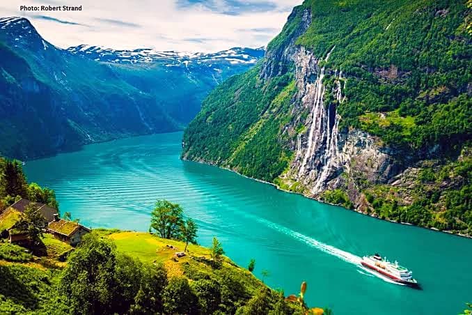 Geirangerfjord's cliffs and waterfalls, the anchor stop in most Norway itinerary routes