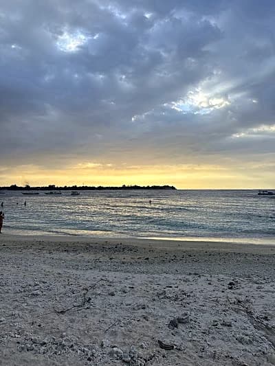 traveller relaxing on the Gili Islands in Bali with an unscheduled afternoon