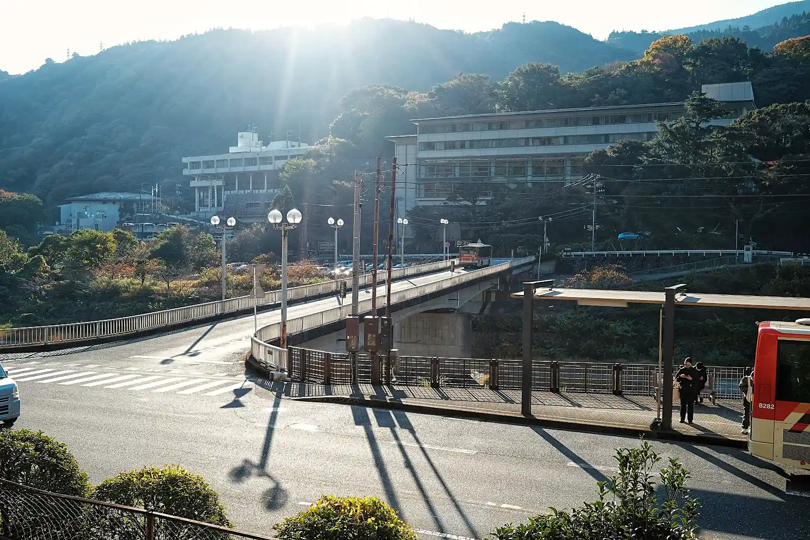 Lake Ashi and mountain scenery in Hakone, a hot spring town locals recommend near Tokyo