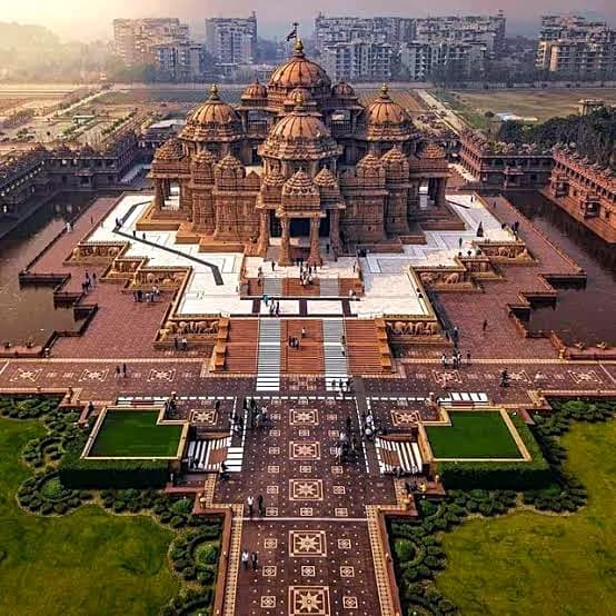 Akshardham Temple illuminated at dusk on an india travel itinerary
