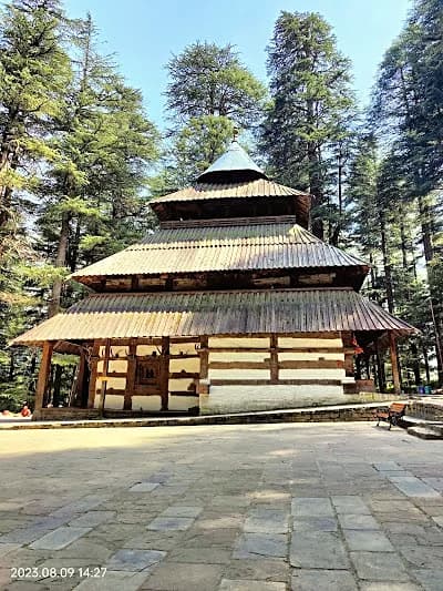 Hadimba Devi temple set among cedar trees in Manali, an easy low-altitude stop early in a Manali itinerary