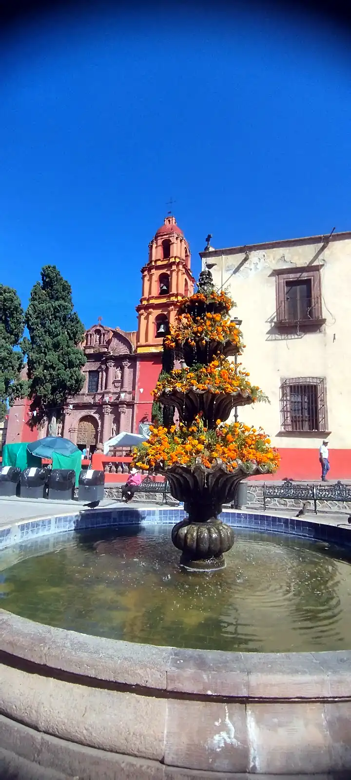 colourful colonial rooftops of San Miguel de Allende, one of Mexico's offbeat hidden towns