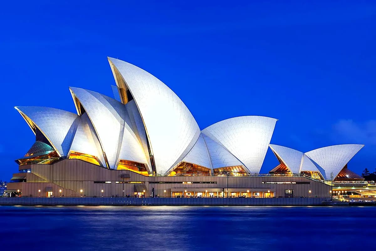 Sydney Opera House at dusk, a starting point before exploring offbeat Sydney local spots